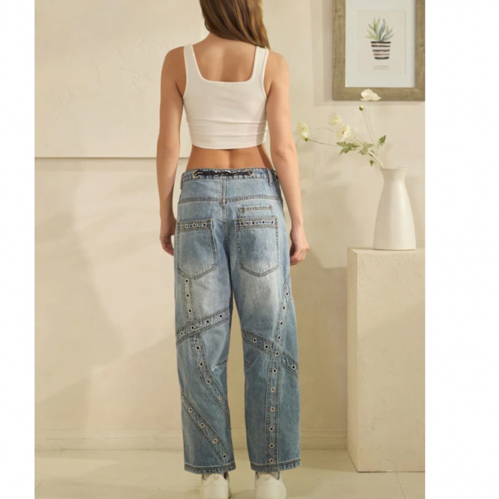 Oli & Hali Light Wash Embellished Cropped Jeans - Picture 6 of 10